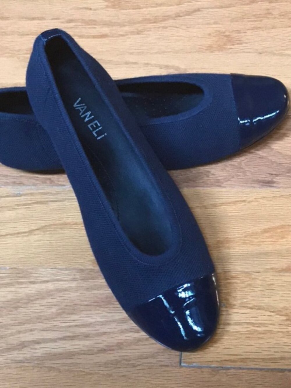 VANELi Suzel Cap Toe Navy Blue Ballet Flats Knit Fabric LIKE NEW! Sz 8.5N